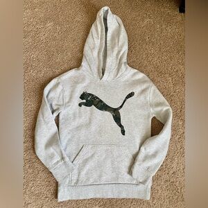 Puma boys light gray hoodie sweatshirt 10/12